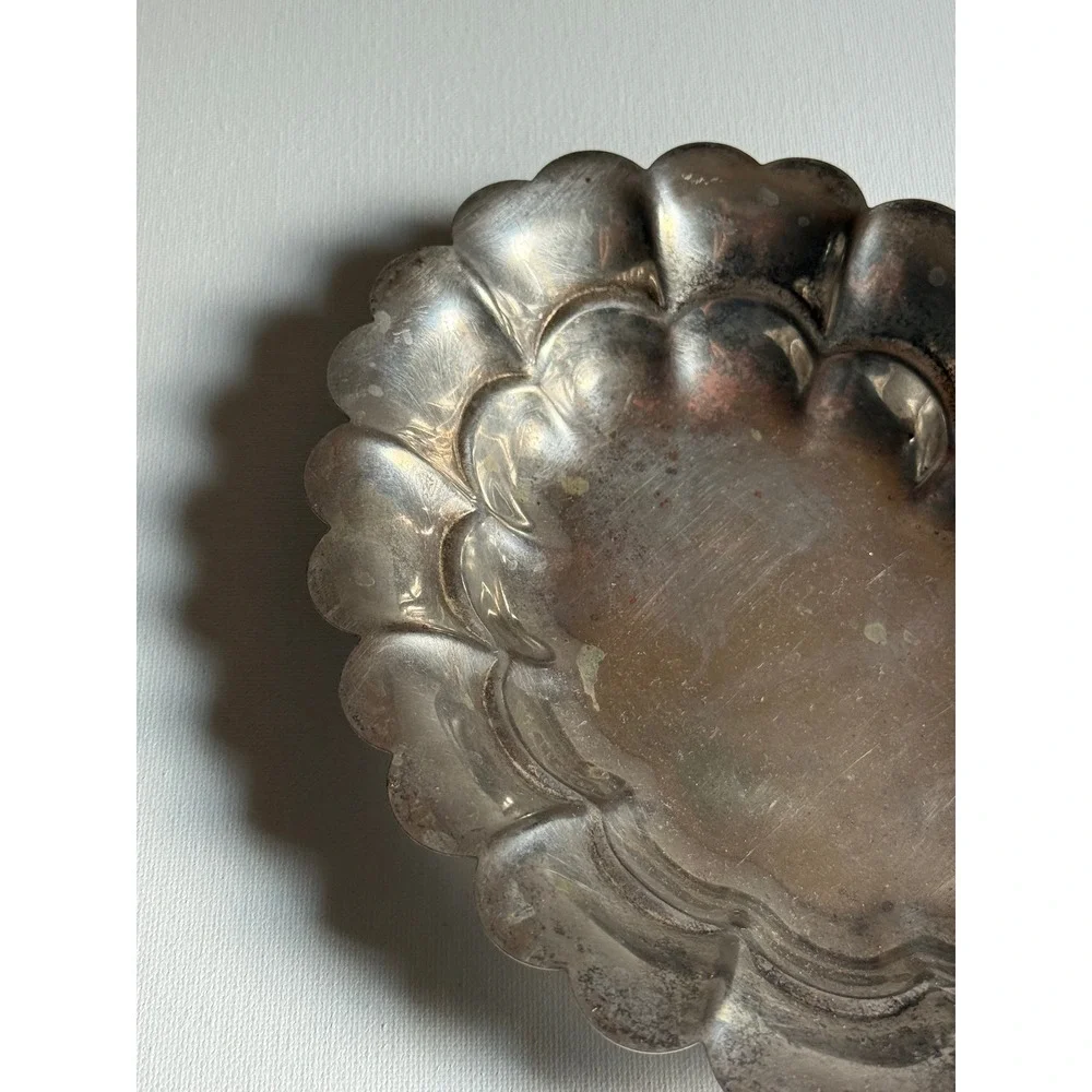 Vintage Silver Scalloped Oval Trinket Dish Metal Catchall Bowl Fluted Edge 8 in